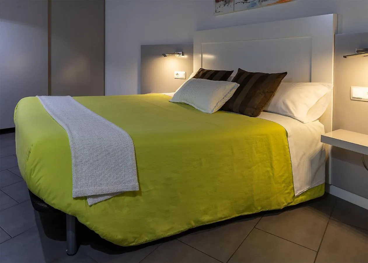 Apartaments Y Habitacions Entre Volcans Olot Apartment