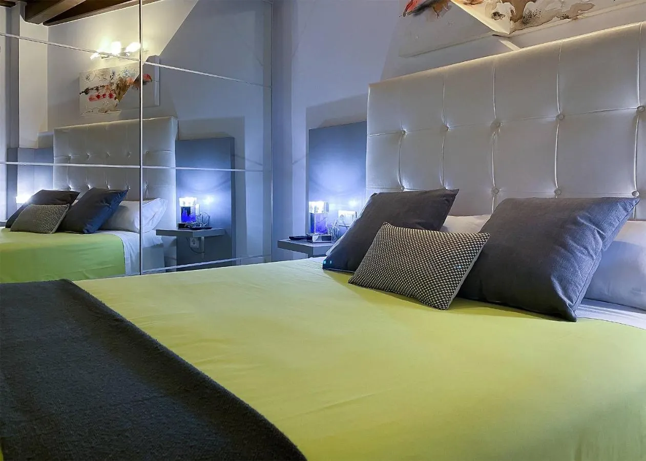 Apartaments Y Habitacions Entre Volcans Olot 0*,  Spagna