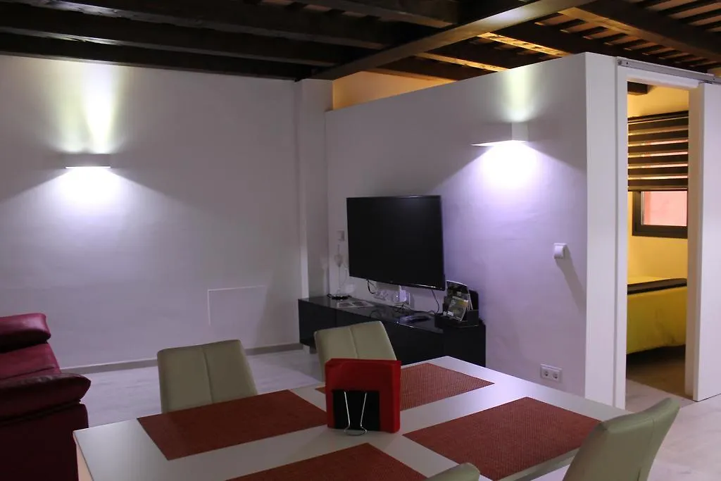 Apartaments Y Habitacions Entre Volcans Olot 0*,  Spain
